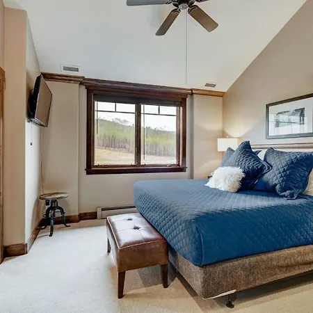 Crystal Peak Lodge, A Vail Resorts Property-3